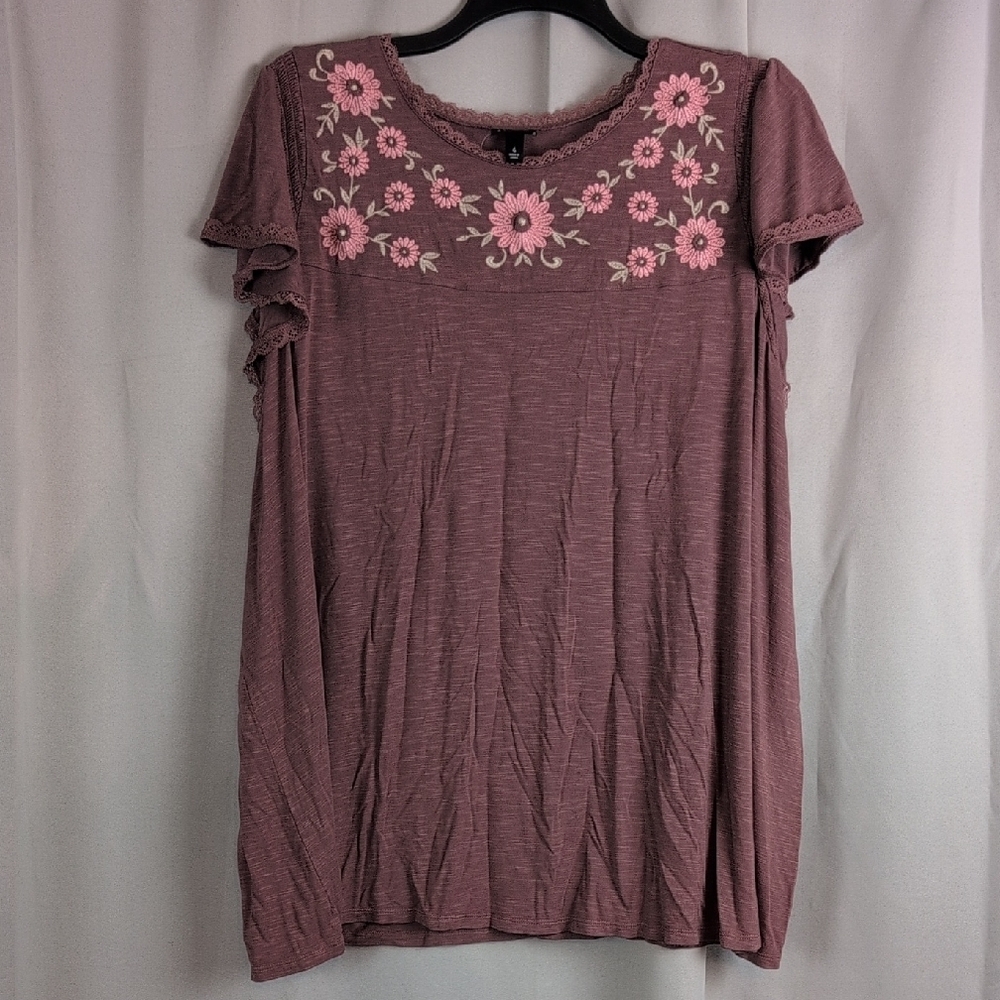 Torrid Mauve/Pink‎ Floral Embroidered Blouse